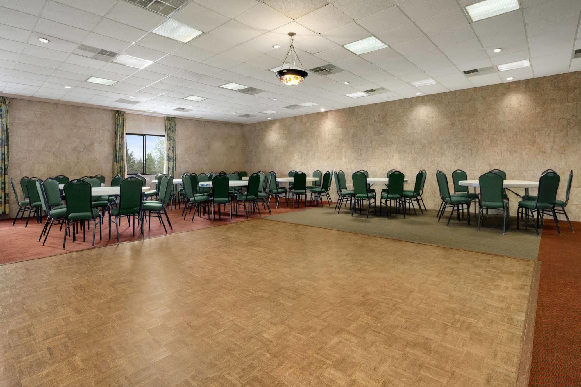 פלזנטוויל Oh St Joseph Resort Hotel מתקנים תמונה